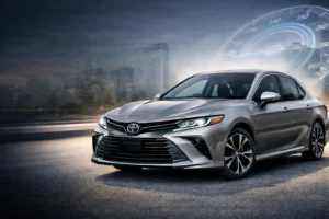 Toyota Camry 2026 Hybrid Review Hindi: Price, Interior, Safety और Boss Mode Comfort